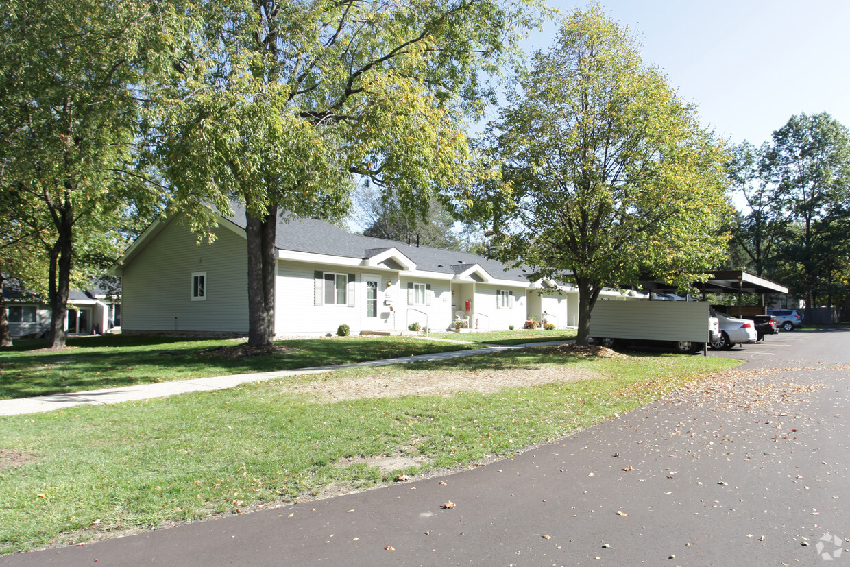 Building Photo - Hearthside Apartments