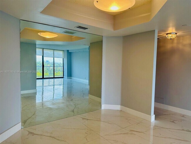 Foto del edificio - 3640 Yacht Club Dr