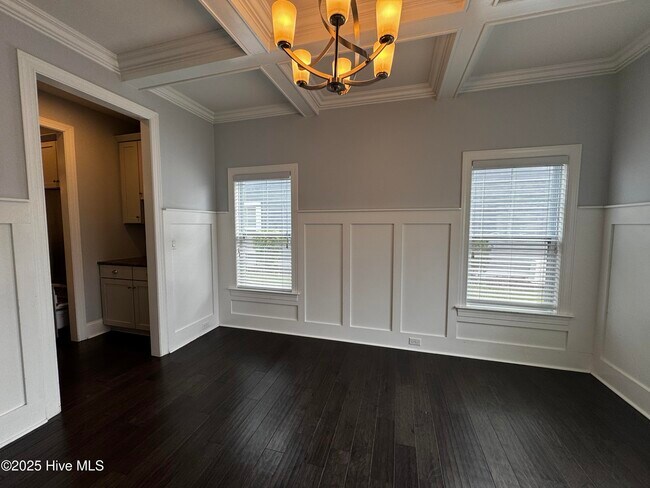 Foto del edificio - 64 Evergreen Ln