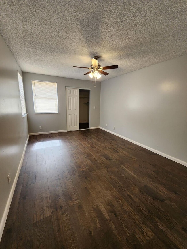 Building Photo - 2551 NW 56th Ave