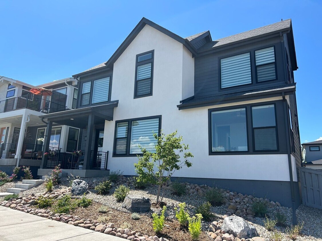 Primary Photo - Modern 3-Bedroom Home in The Lyric at Ridg...