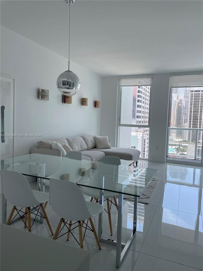 Foto del edificio - 244 Biscayne Blvd