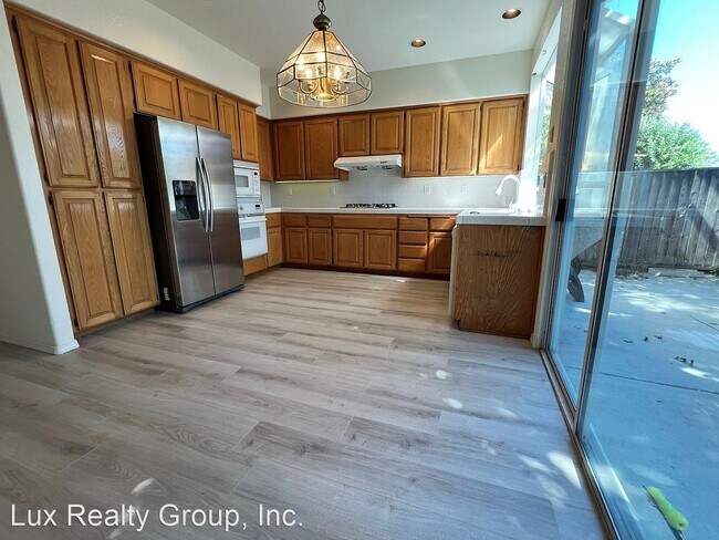Foto del edificio - 4 br, 3 bath House - 1459 Maxwell Way