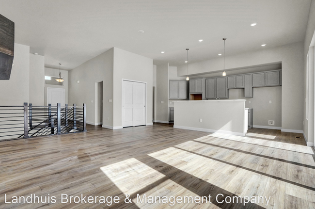 Building Photo - 5 br, 3 bath House - 4782 Desert Candle Dr