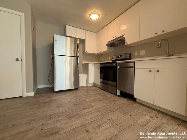 Building Photo - 50 Evergreen St