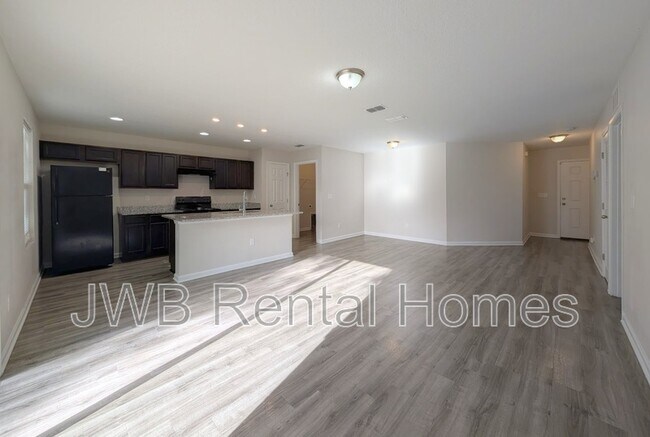 Building Photo - 452 Malcross Ave