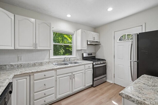 Foto del edificio - 7605 E 50th St