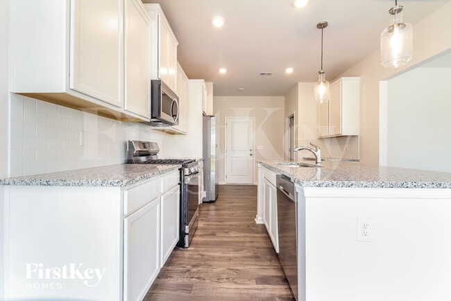 Foto del edificio - 806 Birchcrest Wy