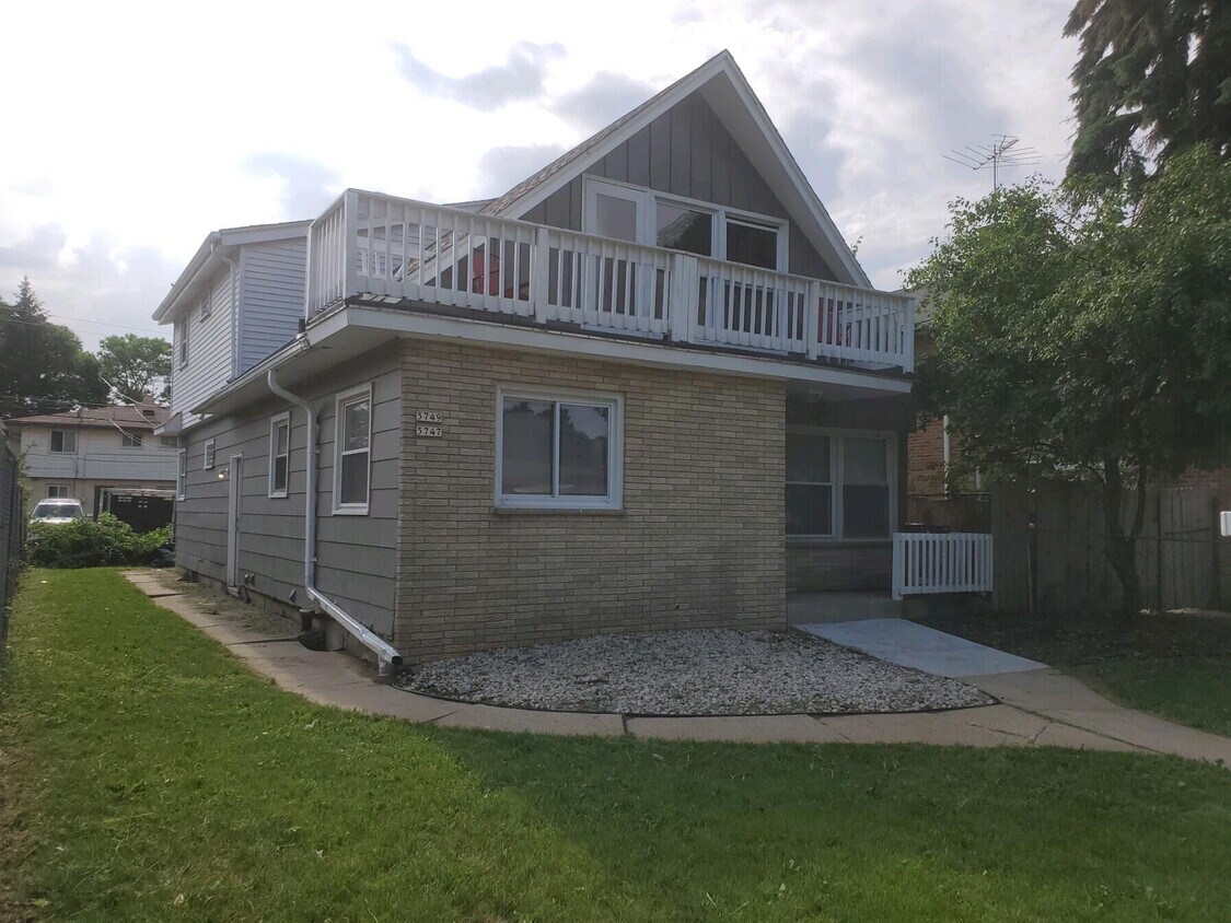 Foto principal - 5749 N 93rd St