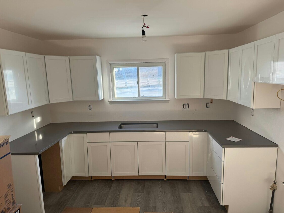 Foto del edificio - 6022 Clover Ln