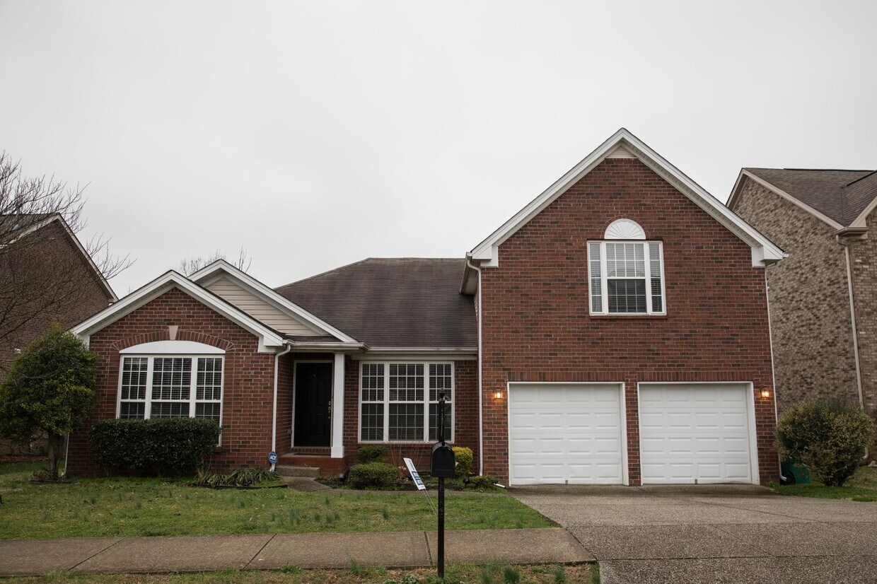 Primary Photo - 1031 Countess Ln