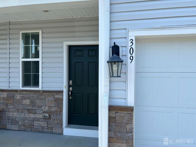 Building Photo - 309 Mazzeo Dr