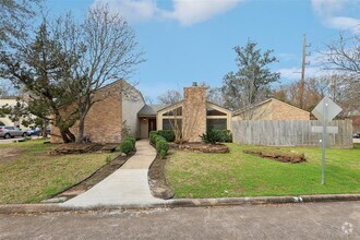 Building Photo - 12800 Briar Forest Dr