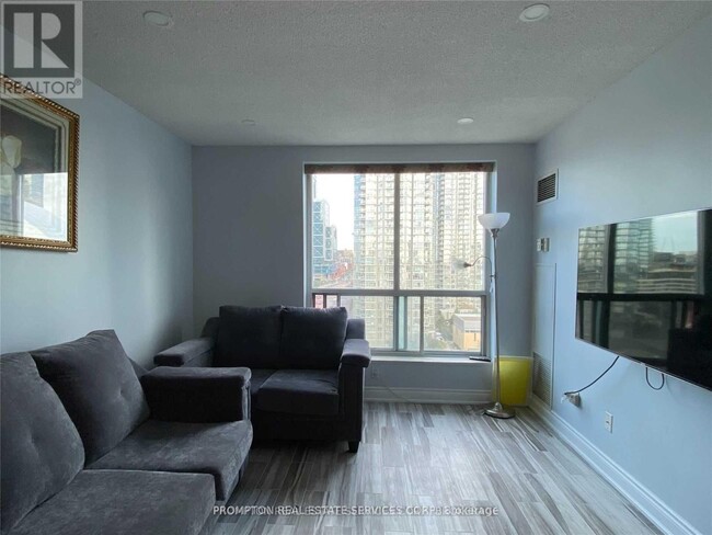 Building Photo - 410 Queens Quay W