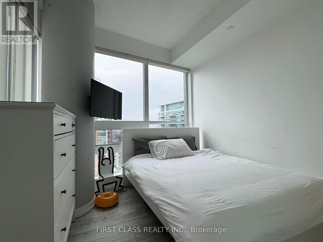 Photo du bâtiment - 150 E Liberty St