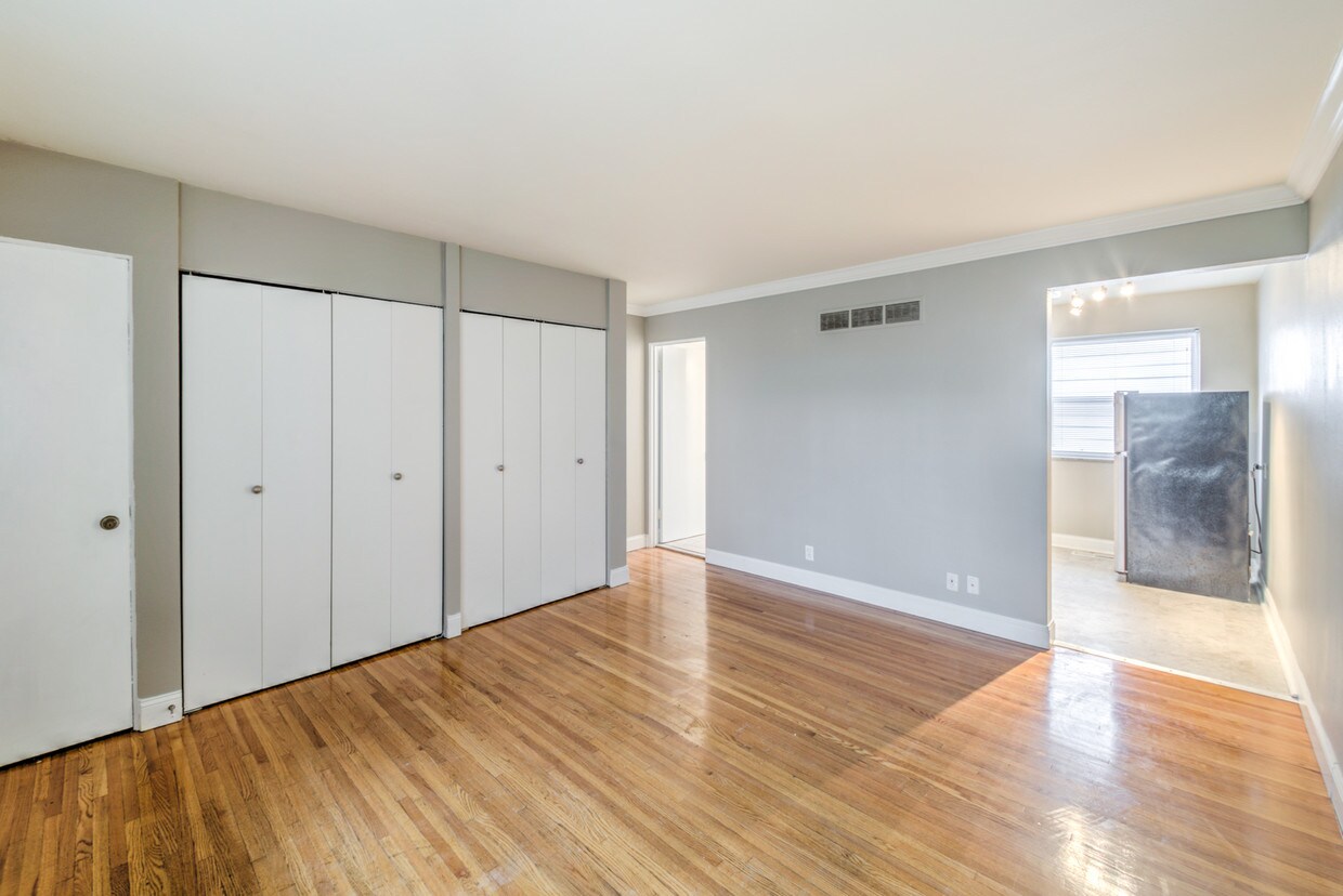 7848 Big Bend Blvd Unit 5, ster Groves, MO 63119 Apartment for