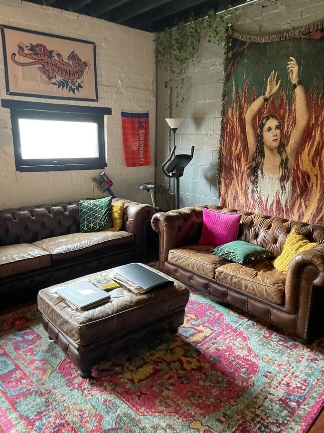 Building Photo - Historic Pike Star Loft
