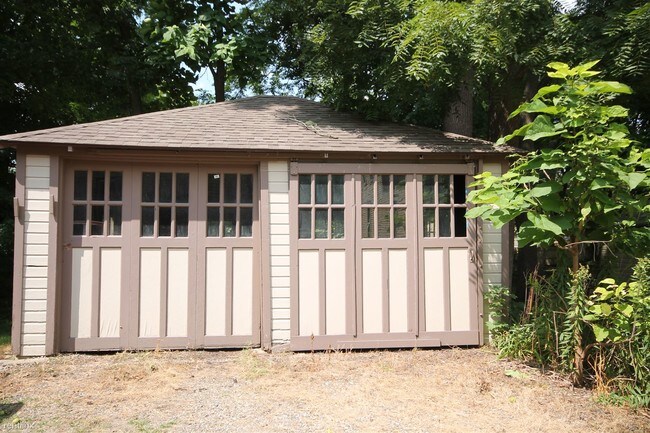 Foto del edificio - 4 br, 2 bath House - 722 Wheaton Ave Avail...