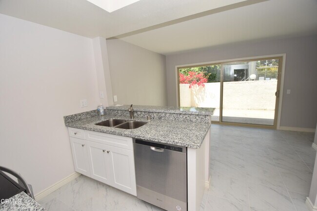 Foto del edificio - 630 Chapala Dr