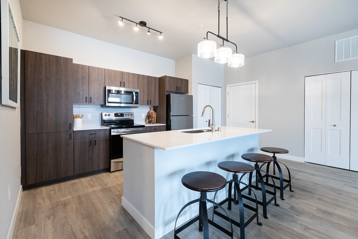 HUB13 1310 W Nicholas Dr Oak Creek, WI Apartments for Rent in Oak