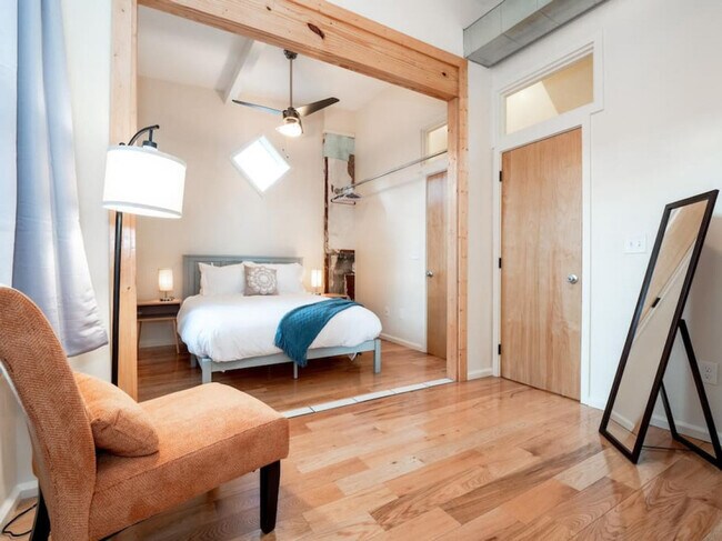 Foto del edificio - 1606 Pleasant St