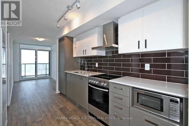 Building Photo - 125 Redpath Ave