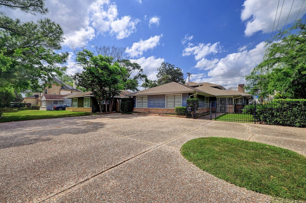 Foto principal - 4002 Portsmouth St