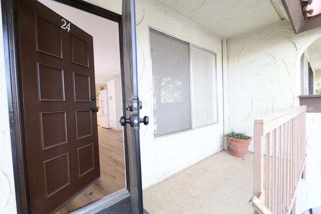 Building Photo - 9647 Spyglass Ave