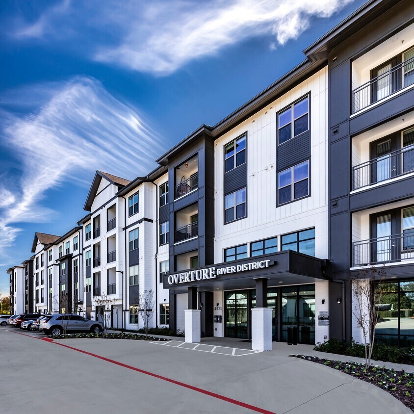Foto principal - Overture River District 55+ Active Adult Apartment Homes