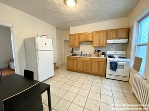 Building Photo - 14 Elder St