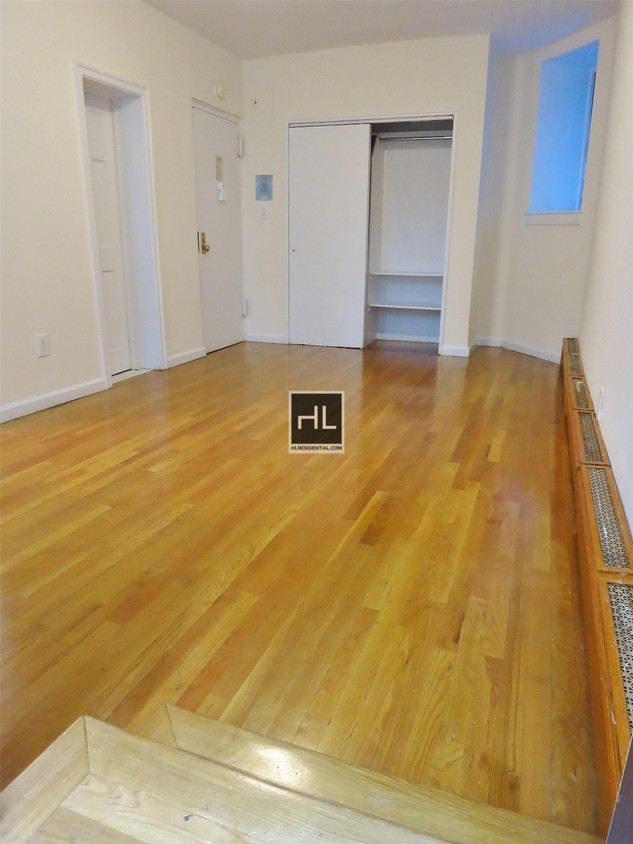Primary Photo - East 74th Street