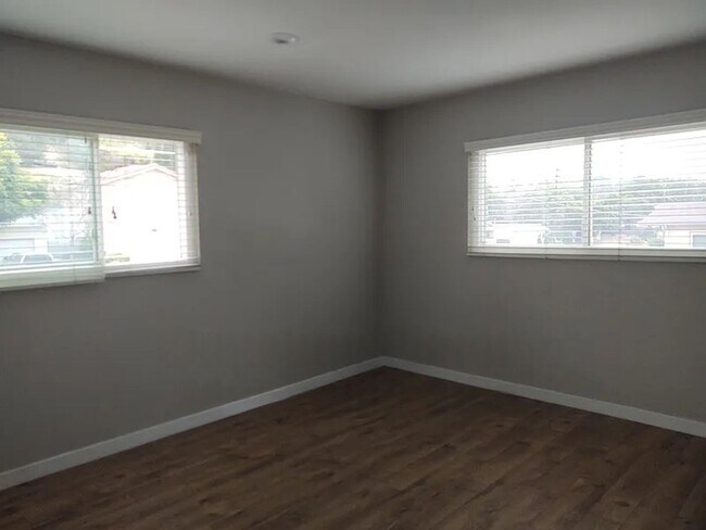 Building Photo - 5902 Baja Dr
