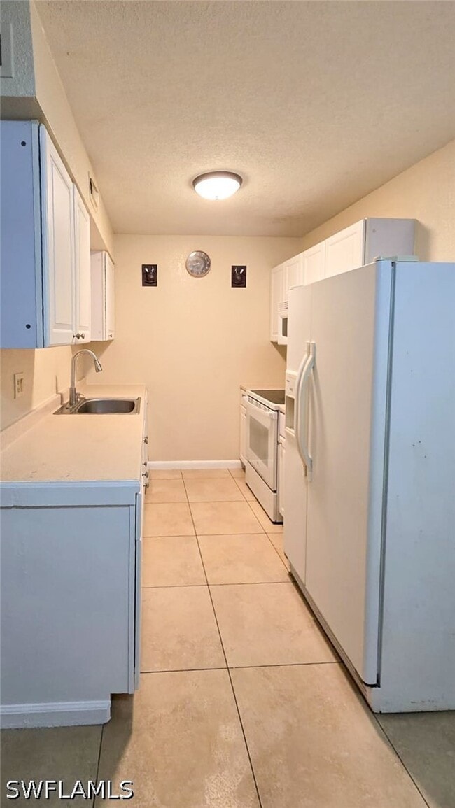 Building Photo - 4621 Bayshore Dr