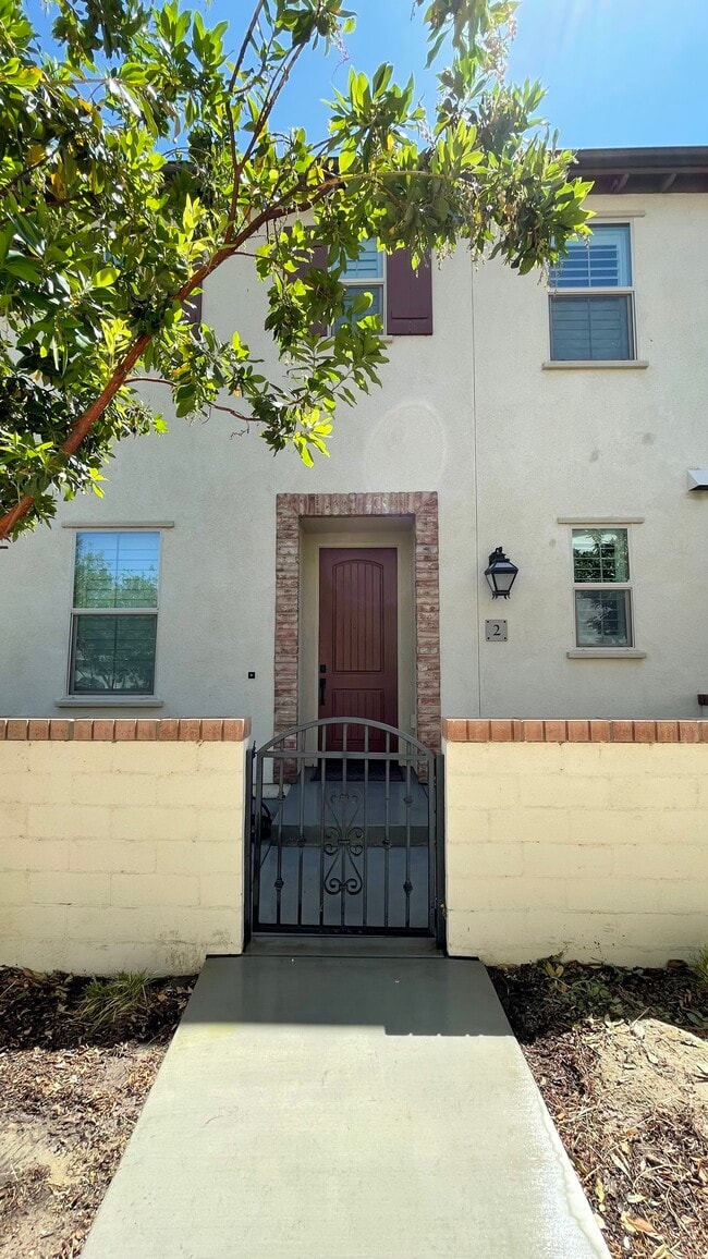 Building Photo - 3440 Santa Clara Ln