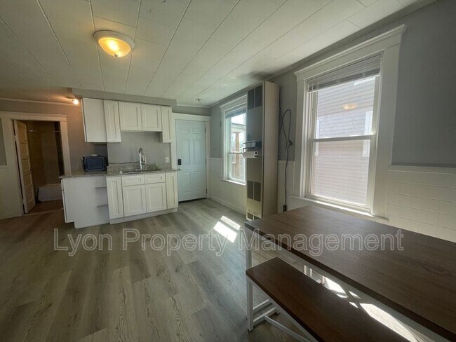 Foto del edificio - 289 Mowry St