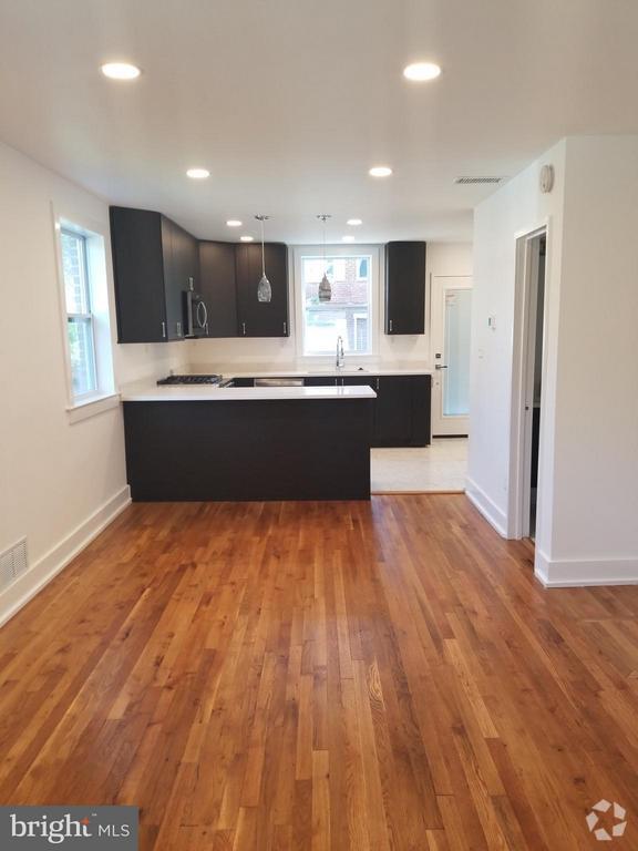 Building Photo - 3611 Edison St