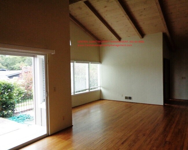 Foto del edificio - Four bedroom two bath Carmel CA
