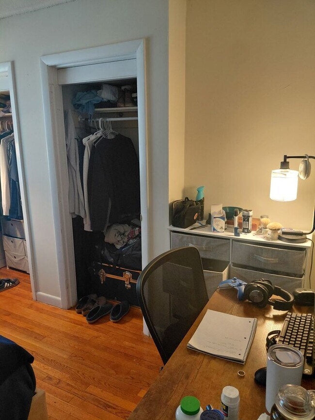 Foto del edificio - Nicely renovated 3 bed near BU for September 1!