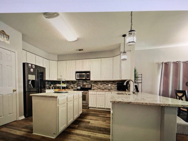 Building Photo - 1769 Marina Dr