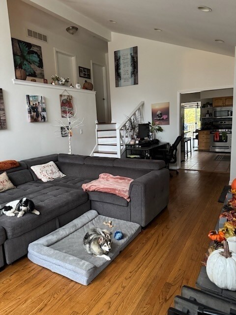 Foto del edificio - 1261 Cavell Ave