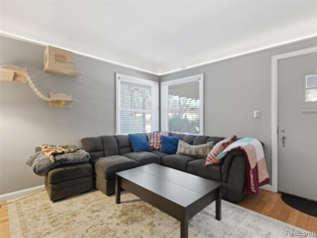 Foto del edificio - 922 N Maple Ave