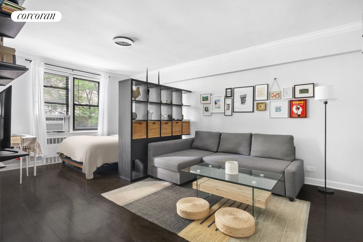 Foto principal - 54 E 8th St