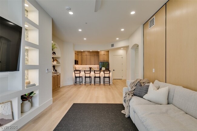 Foto del edificio - 32 E Serene Ave