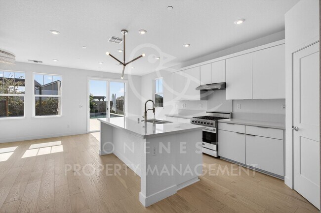 Foto del edificio - **move in 5/1 $500 off first months rent** Desirable Twelve Bridges Home | 4 bed 3.5 bath