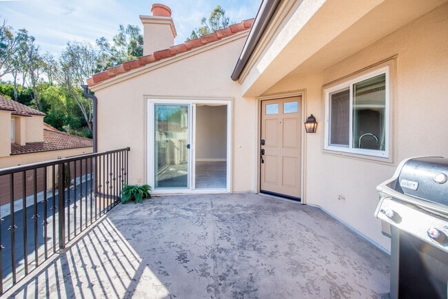 Building Photo - Beautiful Newport Beach Condo