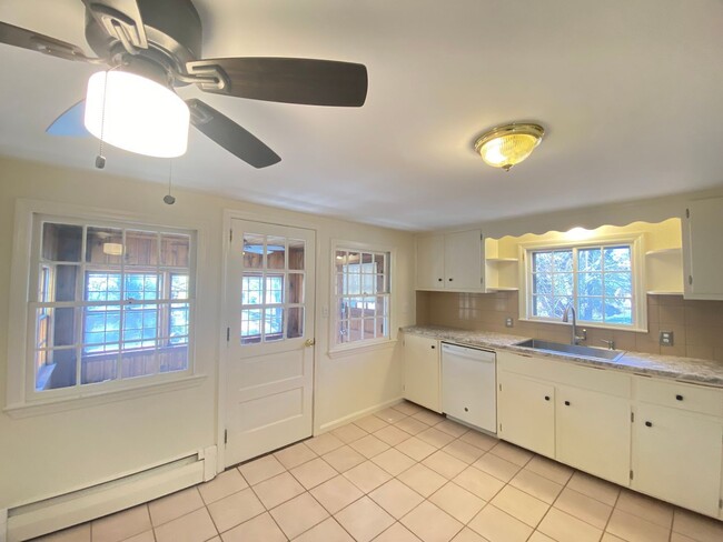 Building Photo - 94 Millville St