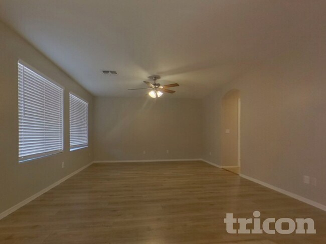 Foto del edificio - 4442 W Apollo Rd