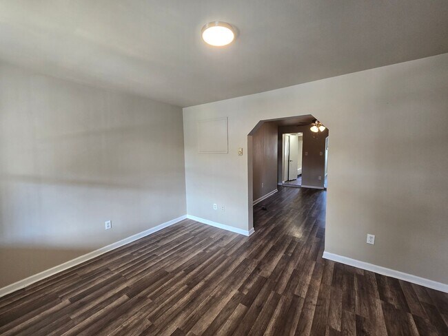 Foto del edificio - 1737 Newport Ave