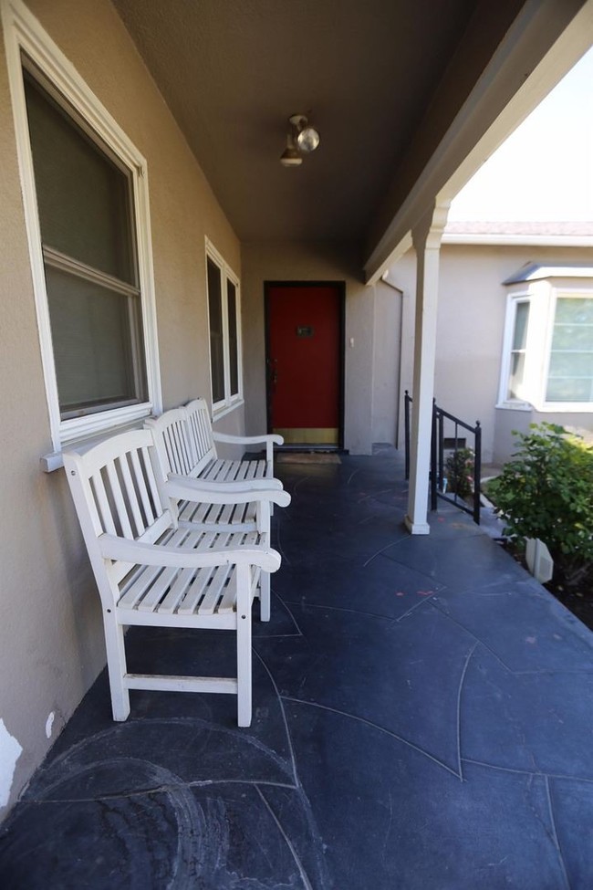 Building Photo - 3 br, 2 bath House - 1741 N Farris Ave