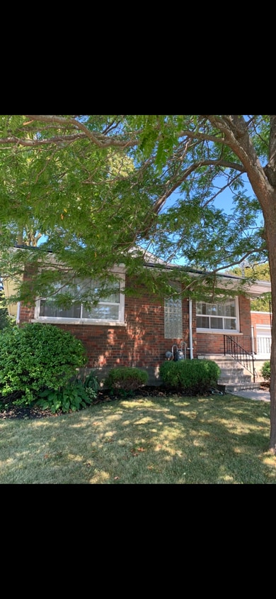 Primary Photo - 40 University Av W